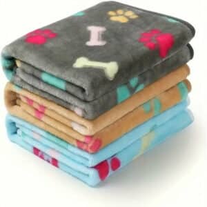 3-Pack Coral Fleece Dog Blankets Stain Resistant Polyester Fiber Pet Throws with Paw Prints Machine Washable for Small Medium and Large Dogs - Cozy Bedding Accessory